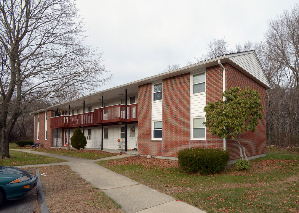 Depot Court in Bellingham, MA - Foto de edificio