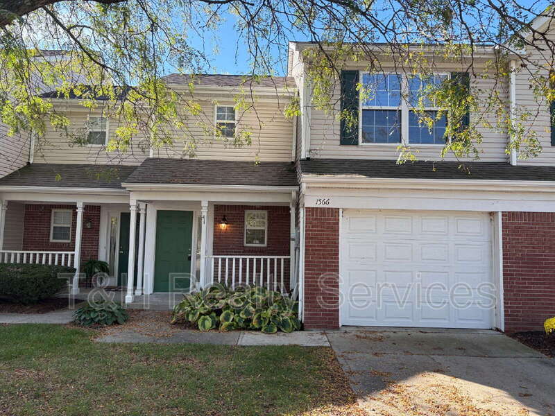 1566 Brookfield Cir in Franklin, IN - Building Photo