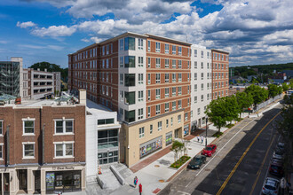 Nova Quincy in Quincy, MA - Foto de edificio - Building Photo