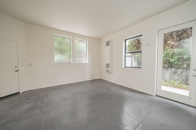 3930 Shafter Ave in Oakland, CA - Building Photo - Building Photo