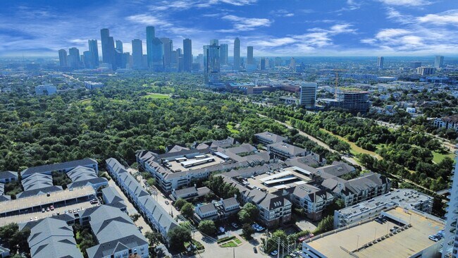 3003 Memorial Ct in Houston, TX - Building Photo - Building Photo