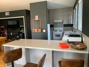 12800 W Washington Blvd in Los Angeles, CA - Building Photo - Building Photo