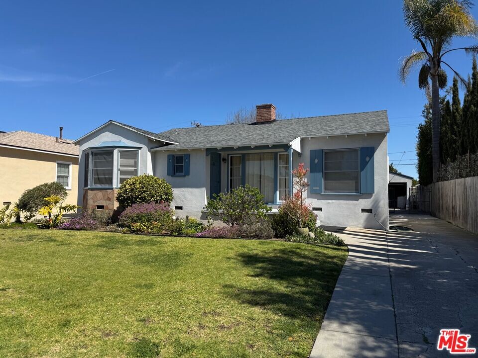 2411 22nd St in Santa Monica, CA - Building Photo
