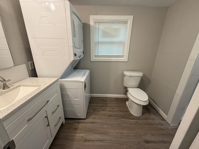 801 Northington St in Burnet, TX - Building Photo - Building Photo