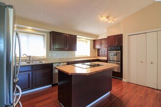 3006 W 47th Ave in Kennewick, WA - Building Photo - Building Photo
