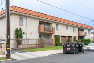 425 N Nicholson Ave in Monterey Park, CA - Building Photo