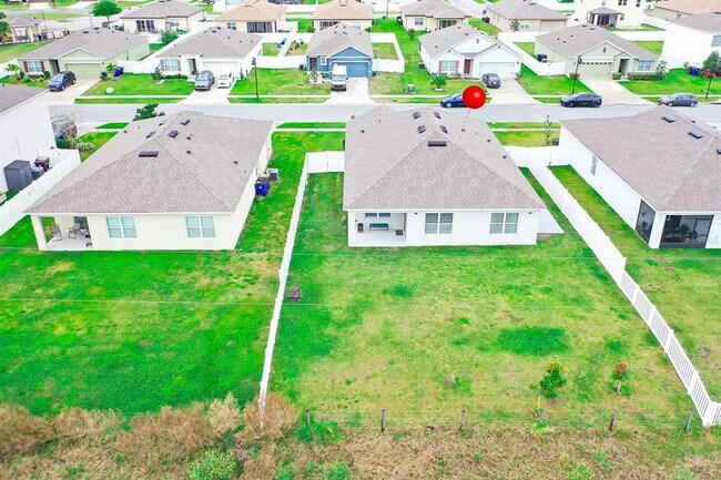 1687 Bay Breeze Dr in St. Cloud, FL - Building Photo - Building Photo