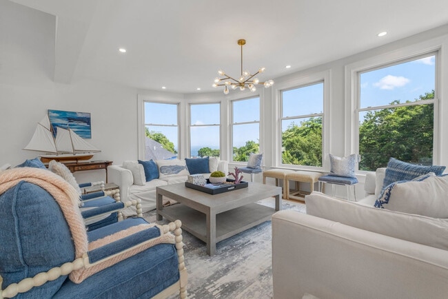 43 Agamenticus Ave in York, ME - Building Photo - Building Photo