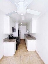 17905 Crenshaw Blvd, Unit B in Torrance, CA - Building Photo - Building Photo