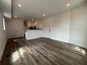 240-242 E Girard Ave in Philadelphia, PA - Building Photo - Building Photo