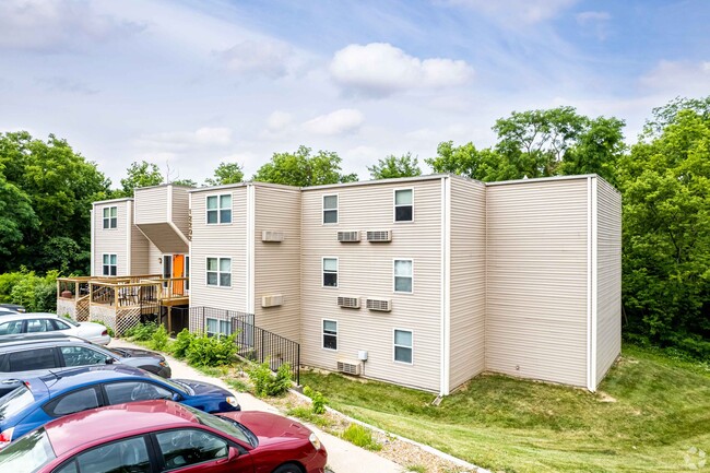 Unicorn Apartments in Ferrelview, MO - Building Photo - Building Photo