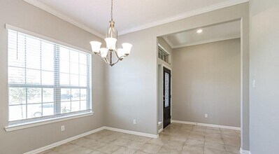 2342 Sugar Crst Dr in Conroe, TX - Building Photo - Building Photo