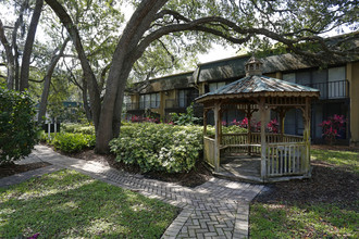 Greenwich Commons Apartment Homes in Tampa, FL - Foto de edificio - Building Photo