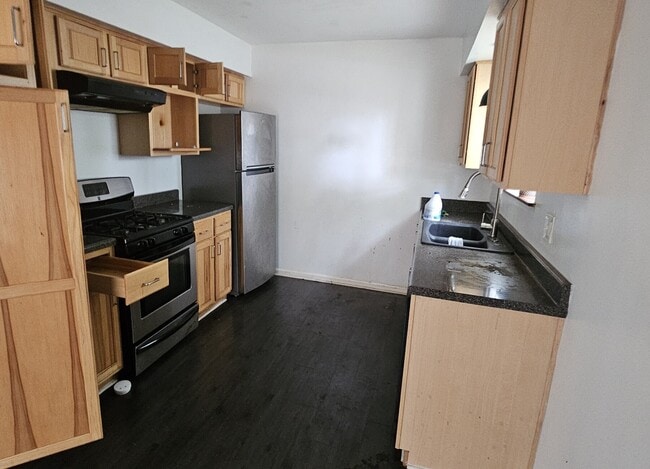 property at 3303 Roaming Woods Ln