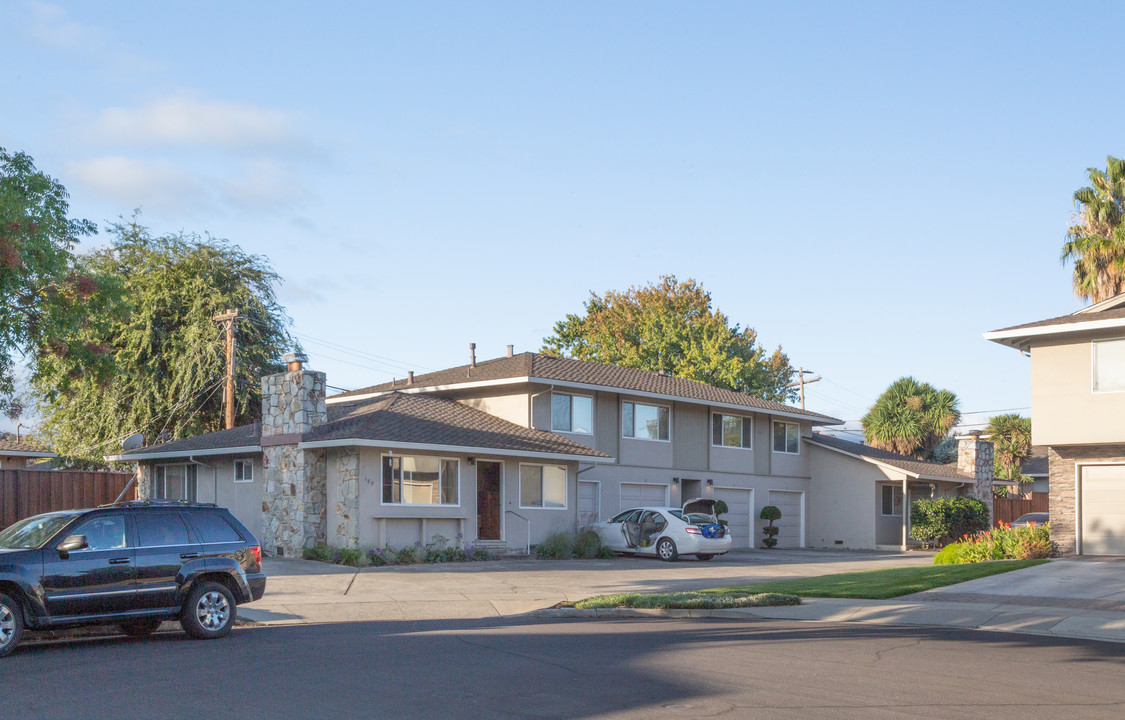 127 Winslow Ct in Campbell, CA - Building Photo
