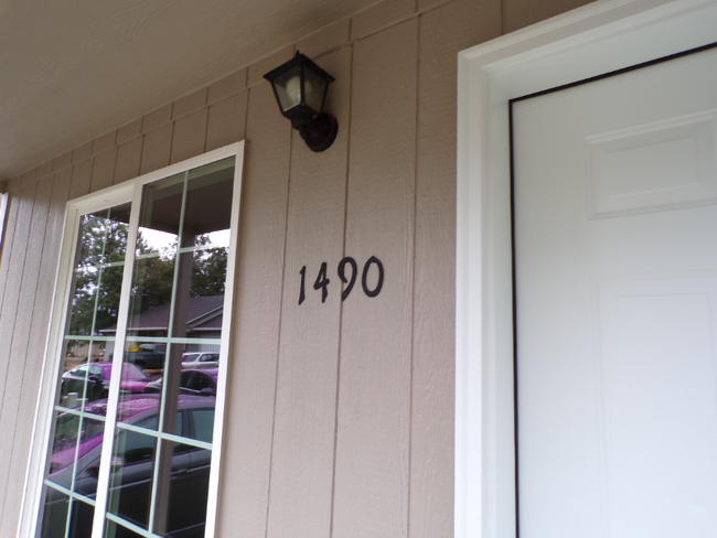 1490 S 10th St in Lebanon, OR - Building Photo - Building Photo