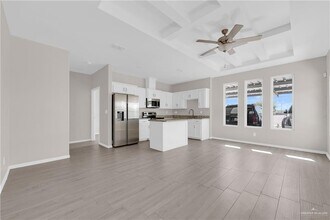 15 S Dahlia St in Pharr, TX - Building Photo - Building Photo