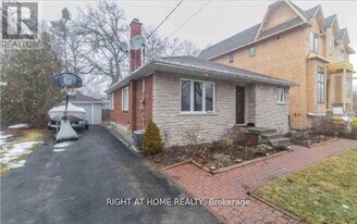 45 Rockport Crescent in Richmond Hill, ON - Building Photo