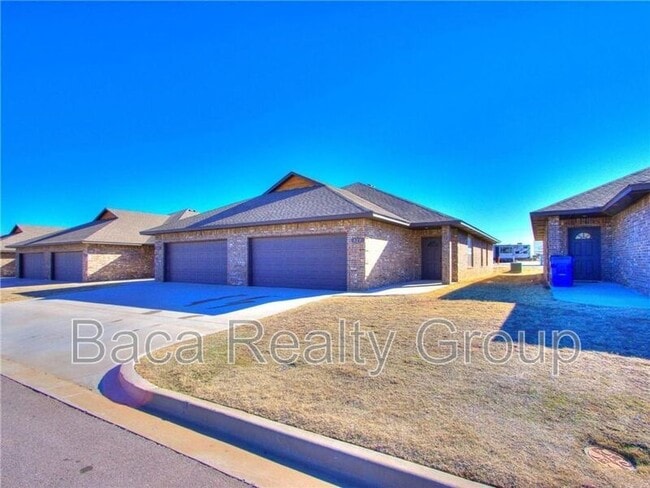 property at 822 Aspen Dr
