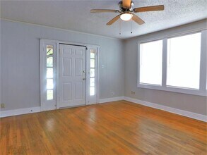 1609 N Locust St in Denton, TX - Building Photo - Building Photo
