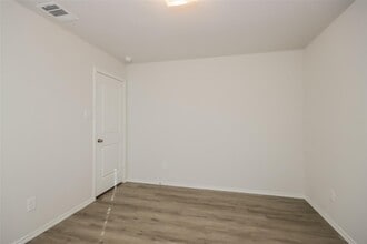 2621 Lina Dr in Conroe, TX - Building Photo - Building Photo