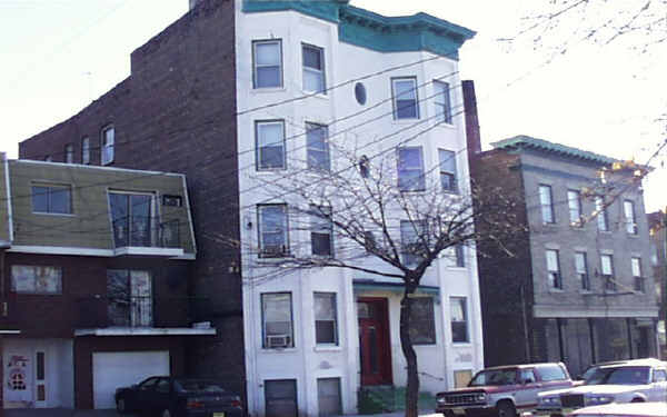 182 Central Ave in Jersey City, NJ - Building Photo - Building Photo