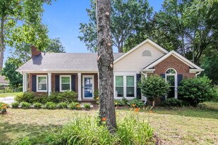 14049 Kedleston Rd in Huntersville, NC - Building Photo