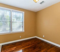 5523 Minosa Cir E in Jacksonville, FL - Foto de edificio - Building Photo