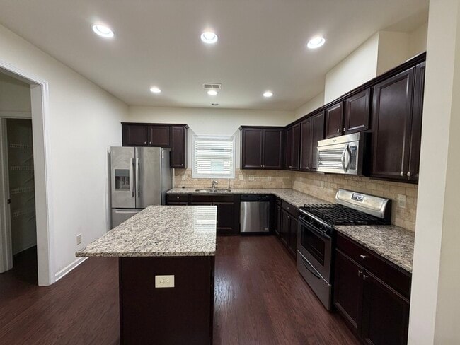 308 Privet Cir in Suwanee, GA - Building Photo - Building Photo