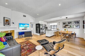 1240 SW 21st St in Miami, FL - Building Photo - Building Photo