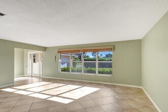 1753 W Terrace Dr in Lake Worth Beach, FL - Building Photo - Building Photo