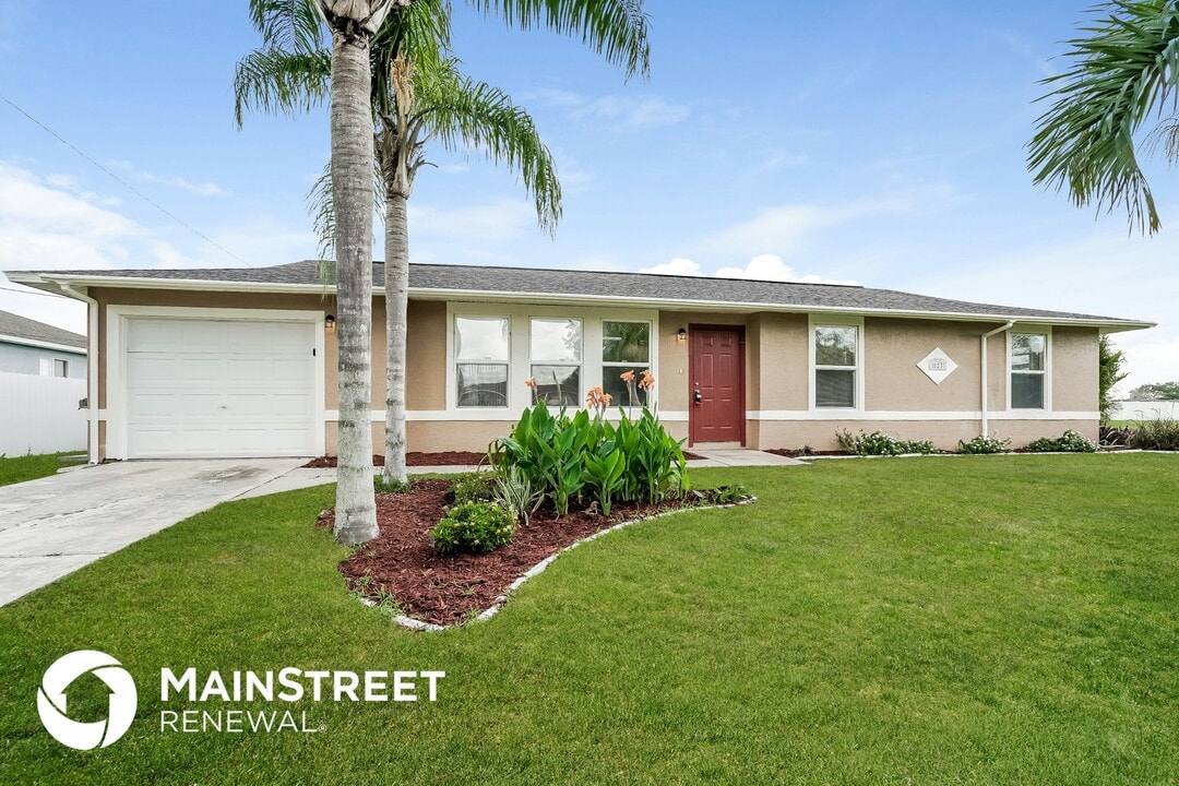 823 NE 18th St in Cape Coral, FL - Building Photo