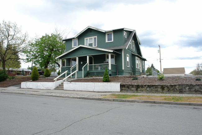 807 W Augusta Ave in Spokane, WA - Building Photo - Building Photo