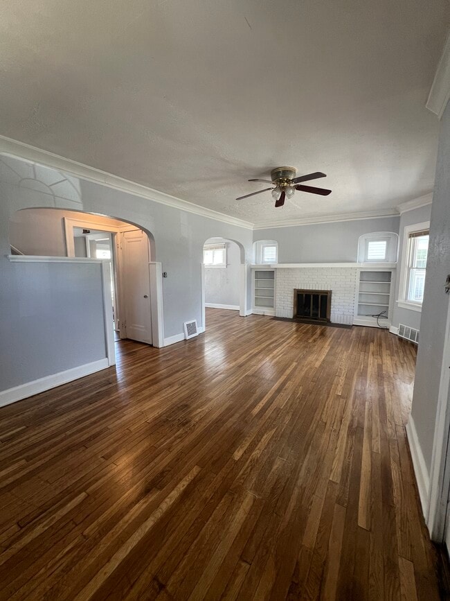 property at 2125 Glenbury Ave