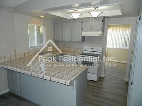 8529 Birch Crest Ct in Elk Grove, CA - Building Photo - Building Photo