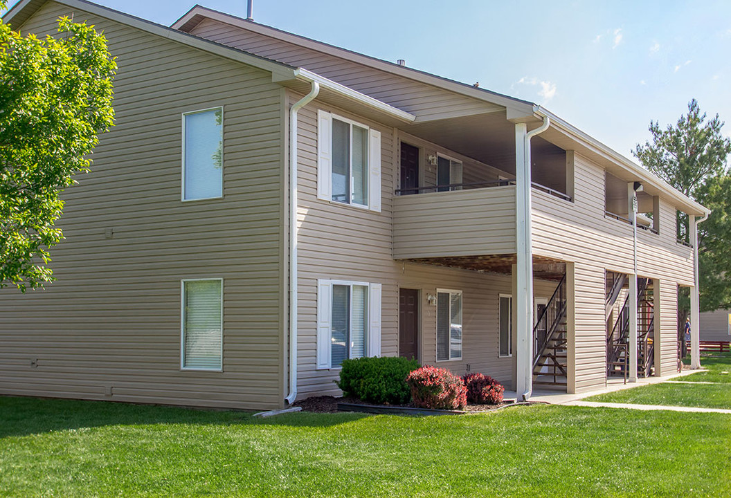 The Bluffs in Council Bluffs, IA - Building Photo