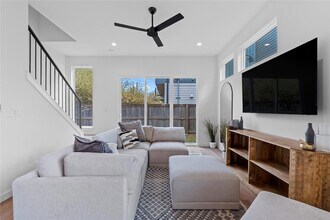 506 Krebs Ln, Unit 3 in Austin, TX - Foto de edificio - Building Photo