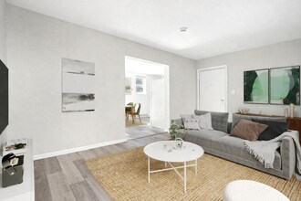 3545 Harvey Ave, Unit 2100 in Cincinnati, OH - Building Photo - Building Photo