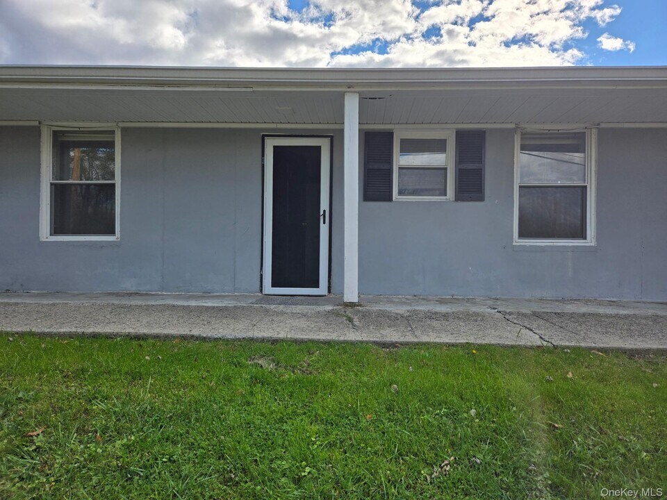 41 Sunny Acres Rd in Wallkill, NY - Building Photo