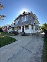 1462 E 175th St in Cleveland, OH - Building Photo