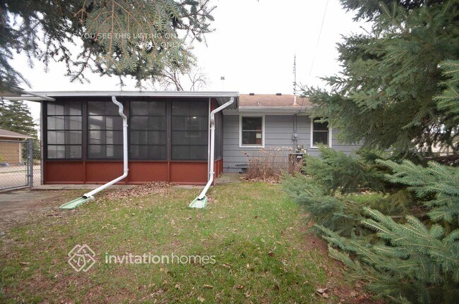 1 E 94th St in Bloomington, MN - Building Photo - Building Photo