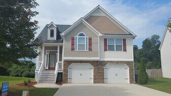 7109 Creeksong Dr in Douglasville, GA - Building Photo