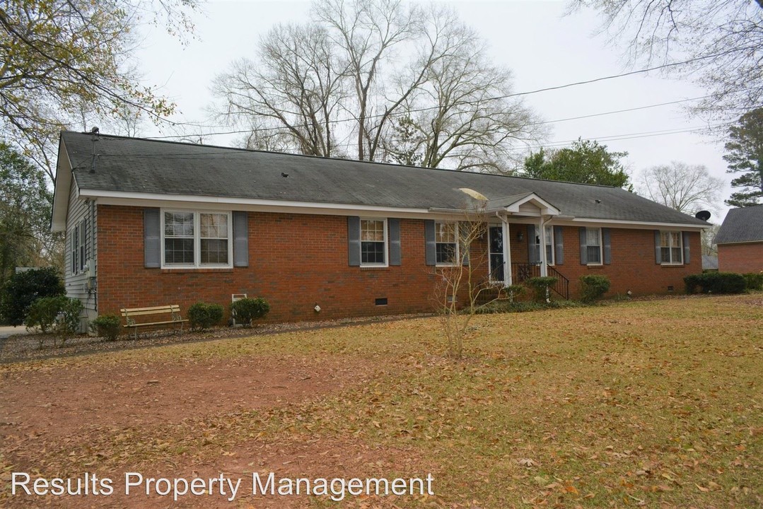 507 College Ave in Lagrange, GA - Building Photo