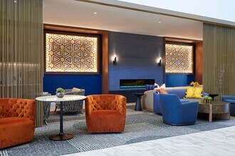 74300 Country Club Dr in Palm Desert, CA - Building Photo - Building Photo