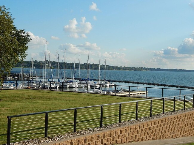 426 Yacht Club Dr in Rockwall, TX - Building Photo - Building Photo