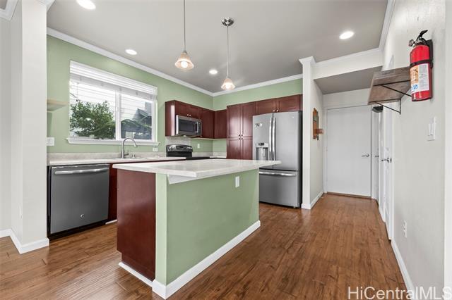 1101 Kukulu St in Kapolei, HI - Building Photo