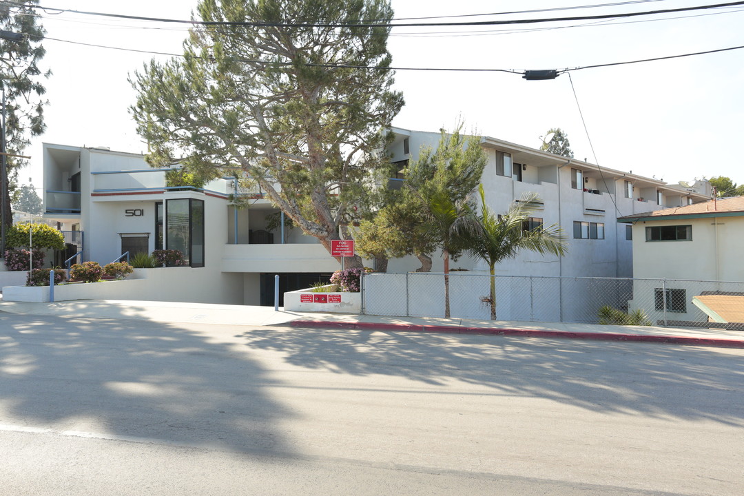 501 Center Street in El Segundo, CA - Building Photo