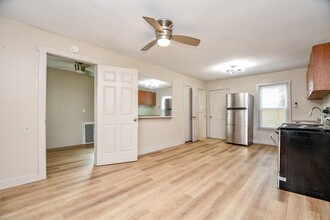 2717 Gregg St in Houston, TX - Building Photo - Building Photo