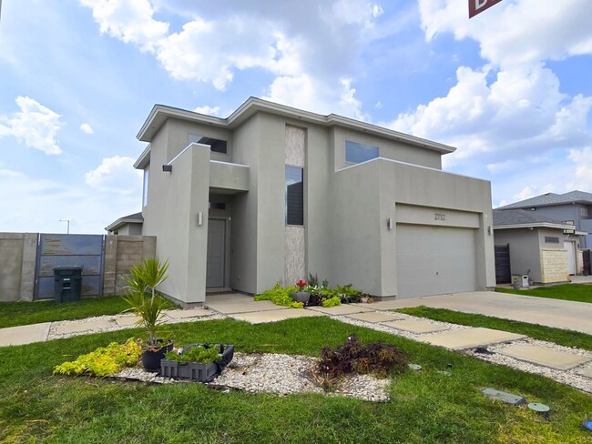 2712 Corsican Ln in Laredo, TX - Building Photo - Building Photo