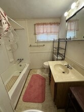 7992 Reynolda Rd in Tobaccoville, NC - Building Photo - Building Photo